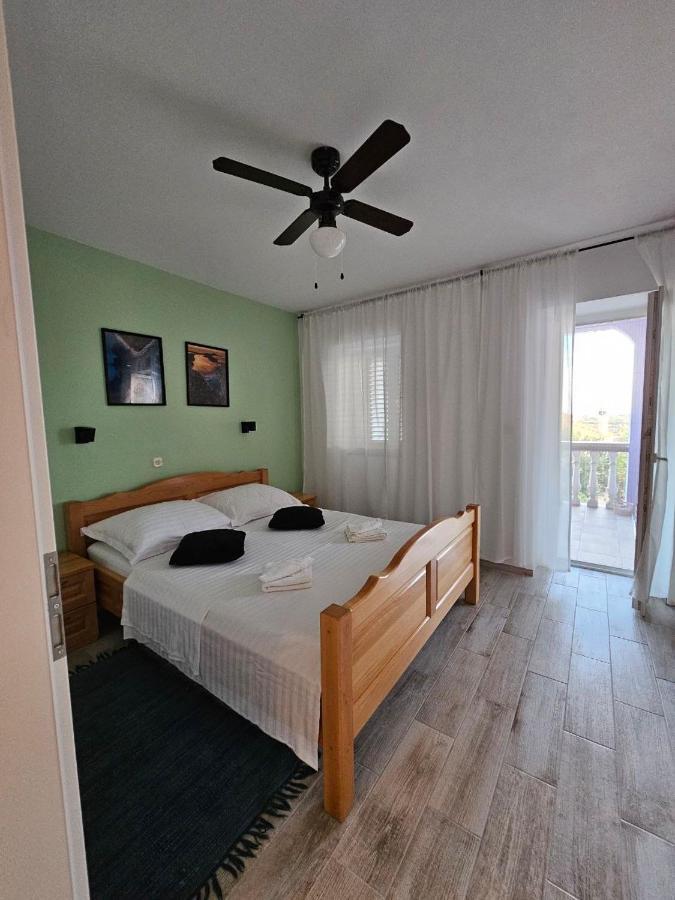 Apartman Lila Cunski Exterior photo