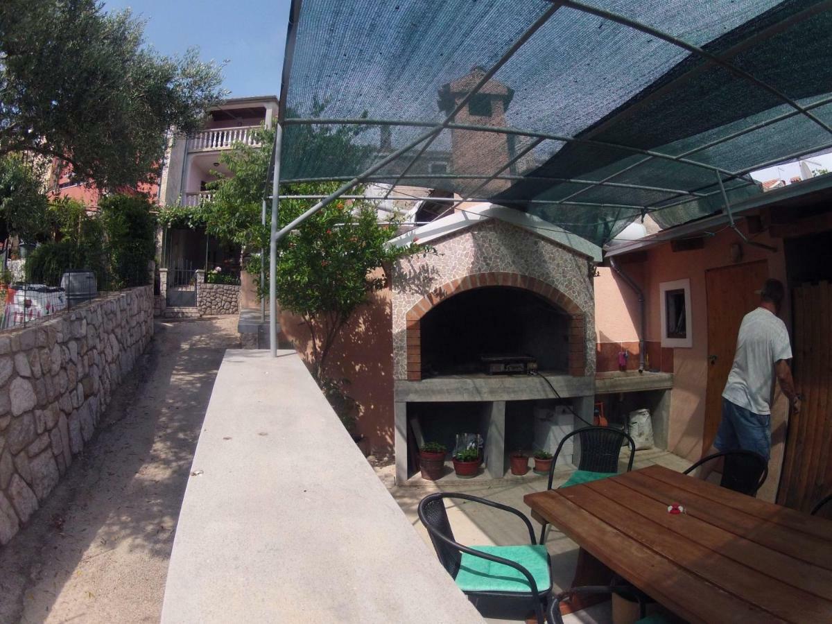 Apartman Lila Cunski Exterior photo